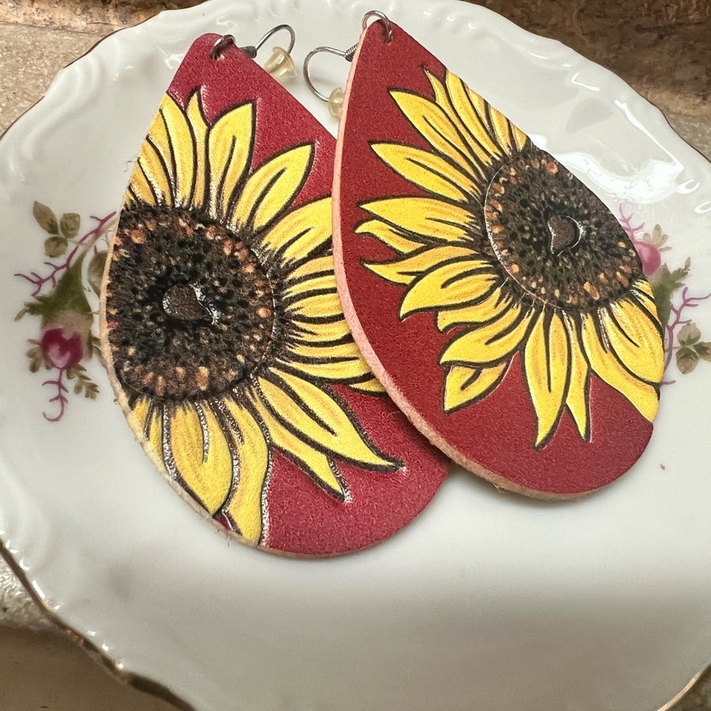 Artisan Sunflower‎ earrings aprox 3”
